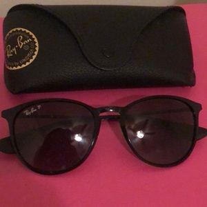 Black Ray-Bans